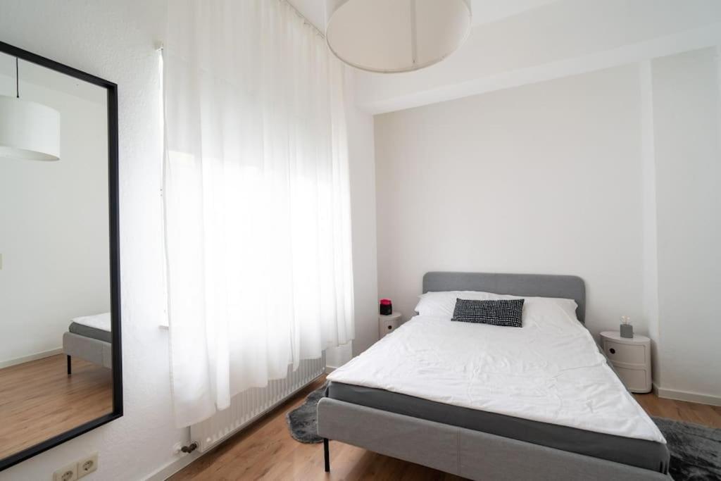 Wohnung Naehe Stadtzentrum Mit Wohnzimmer Und Kueche Koblenz  Eksteriør bilde