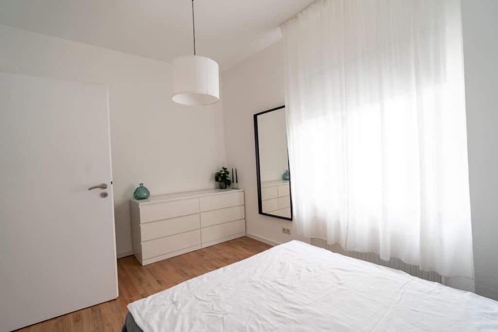 Wohnung Naehe Stadtzentrum Mit Wohnzimmer Und Kueche Koblenz  Eksteriør bilde