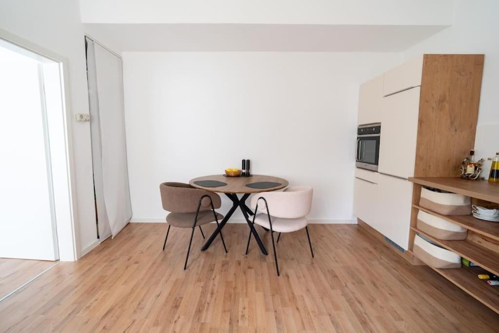 Wohnung Naehe Stadtzentrum Mit Wohnzimmer Und Kueche Koblenz  Eksteriør bilde